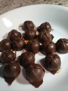 keto dark chocolate nut balls are ready to eat in just 30 minutes