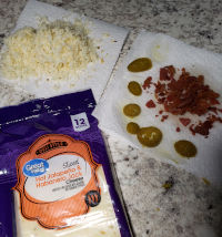 Ingredients for the filling of the bacon jalapeno keto chaffle