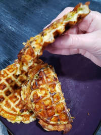 Make this bacon jalapeno keto chaffle in just a few minutes with a few simple ingredients!